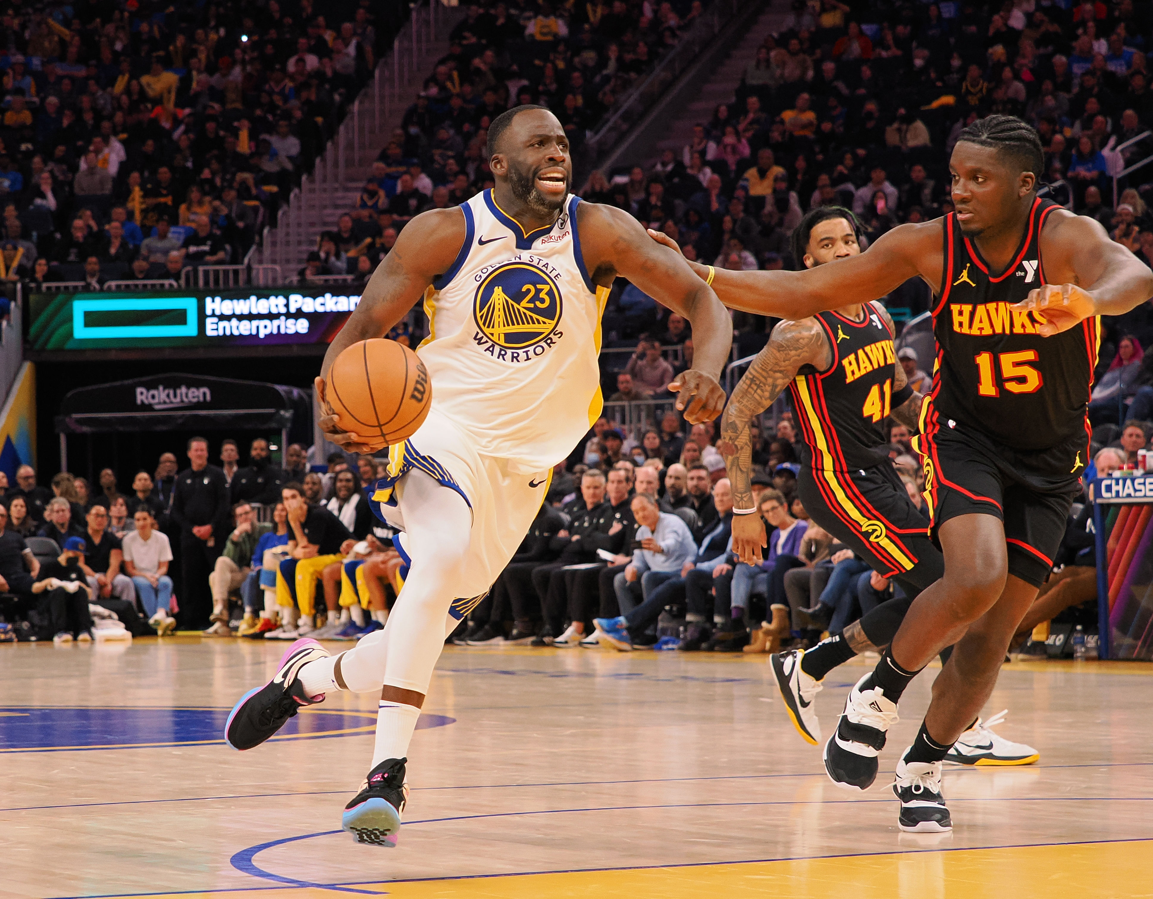 Clint Capela against the Golden State Warriors (Image Source: Imagn)