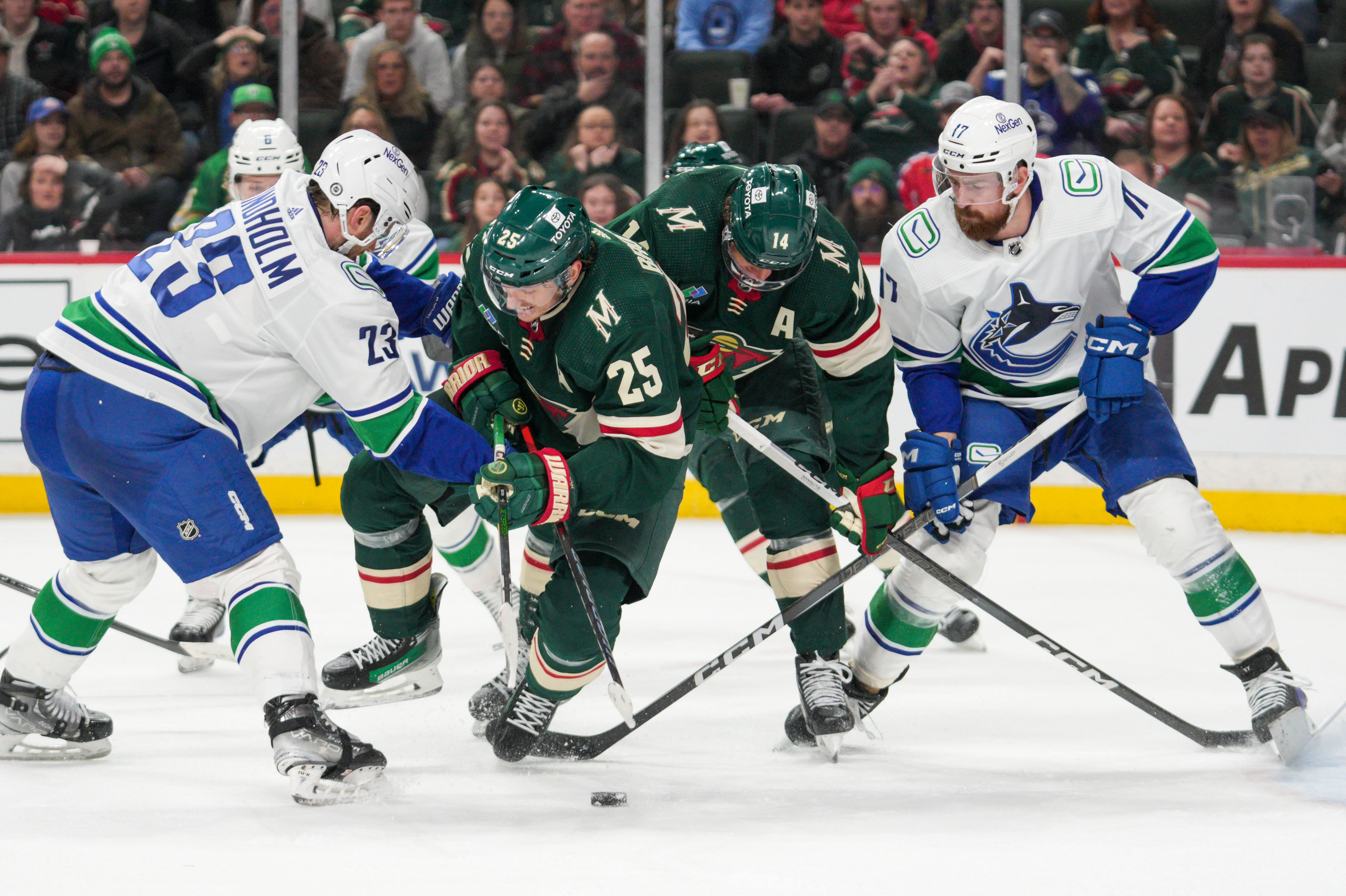 Action from the past Vancouver Canucks vs. Minnesota Wild clash (Credits: IMAGN)