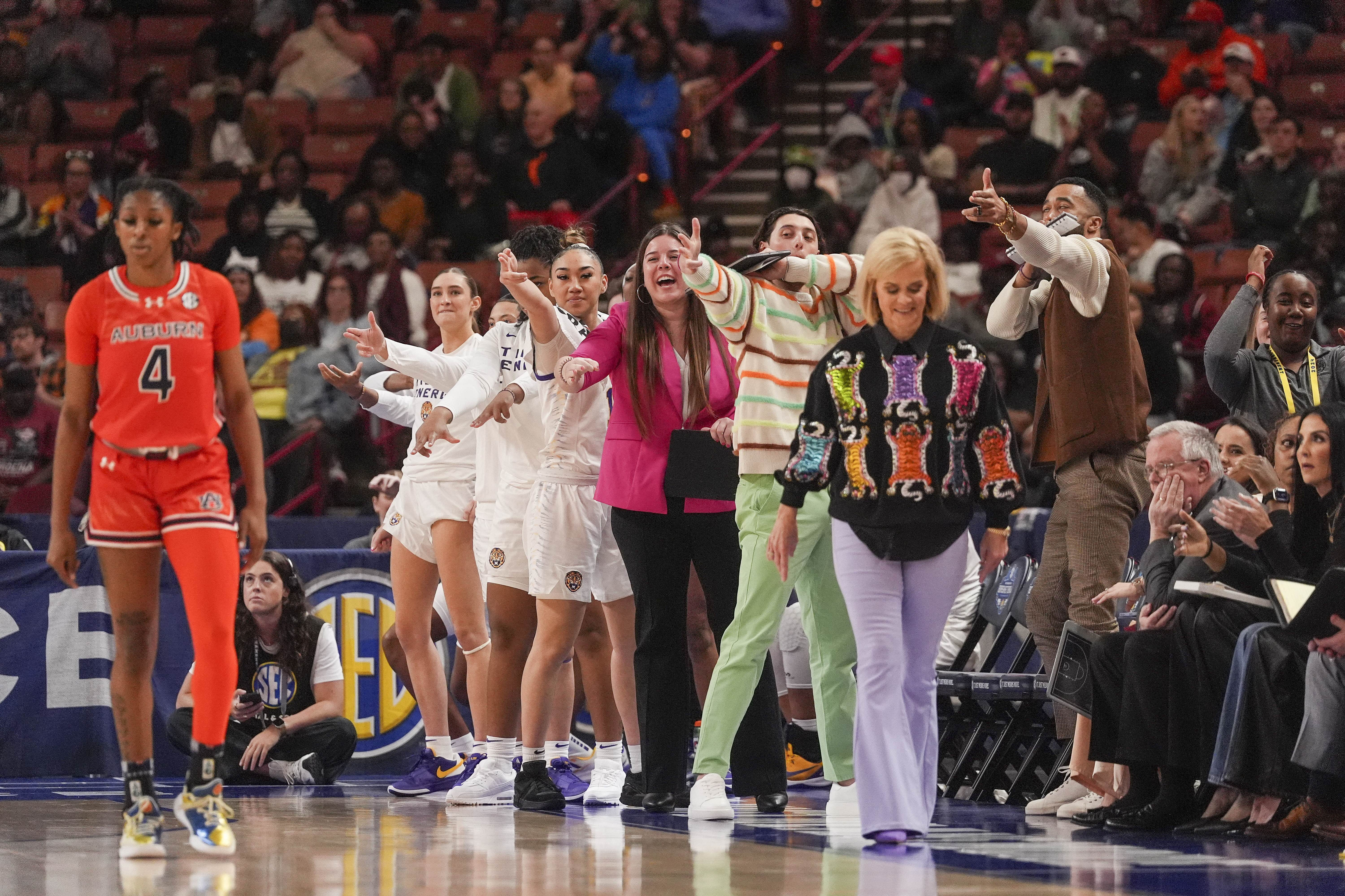 Coach Mulkey and the LSU bench - Source: Imagn