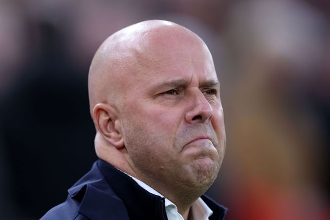 "Please don't embarrass me today", "This will not end well" - Liverpool fans react as star included in XI for Tottenham clash