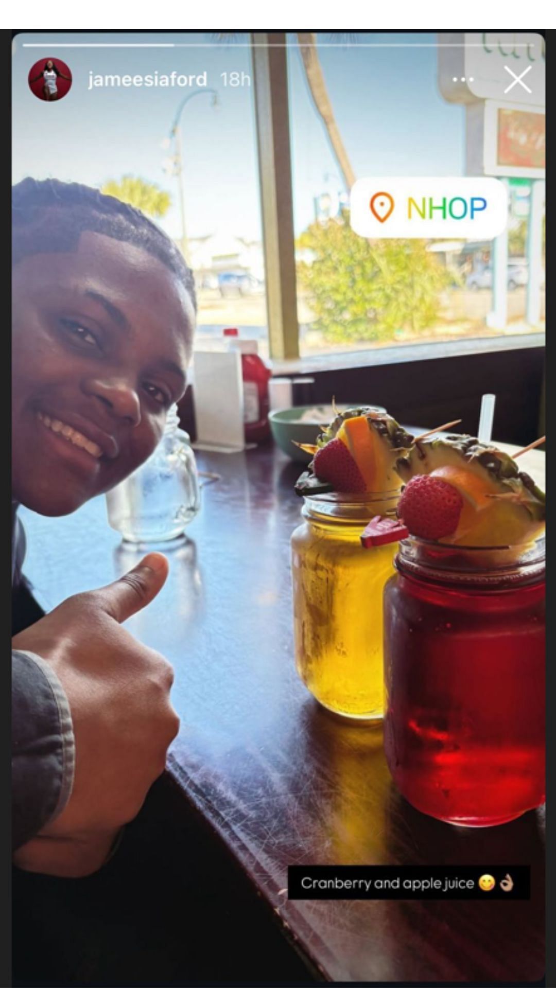 USC star MiLaysia Fulwiley on a fruit juice date with girlfriend. IG image via @jameesiaford