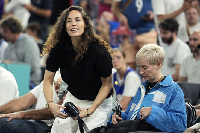 4x WNBA champ Sue Bird lays bare reasons why 18yo freshman would be best to pair with Paige Bueckers