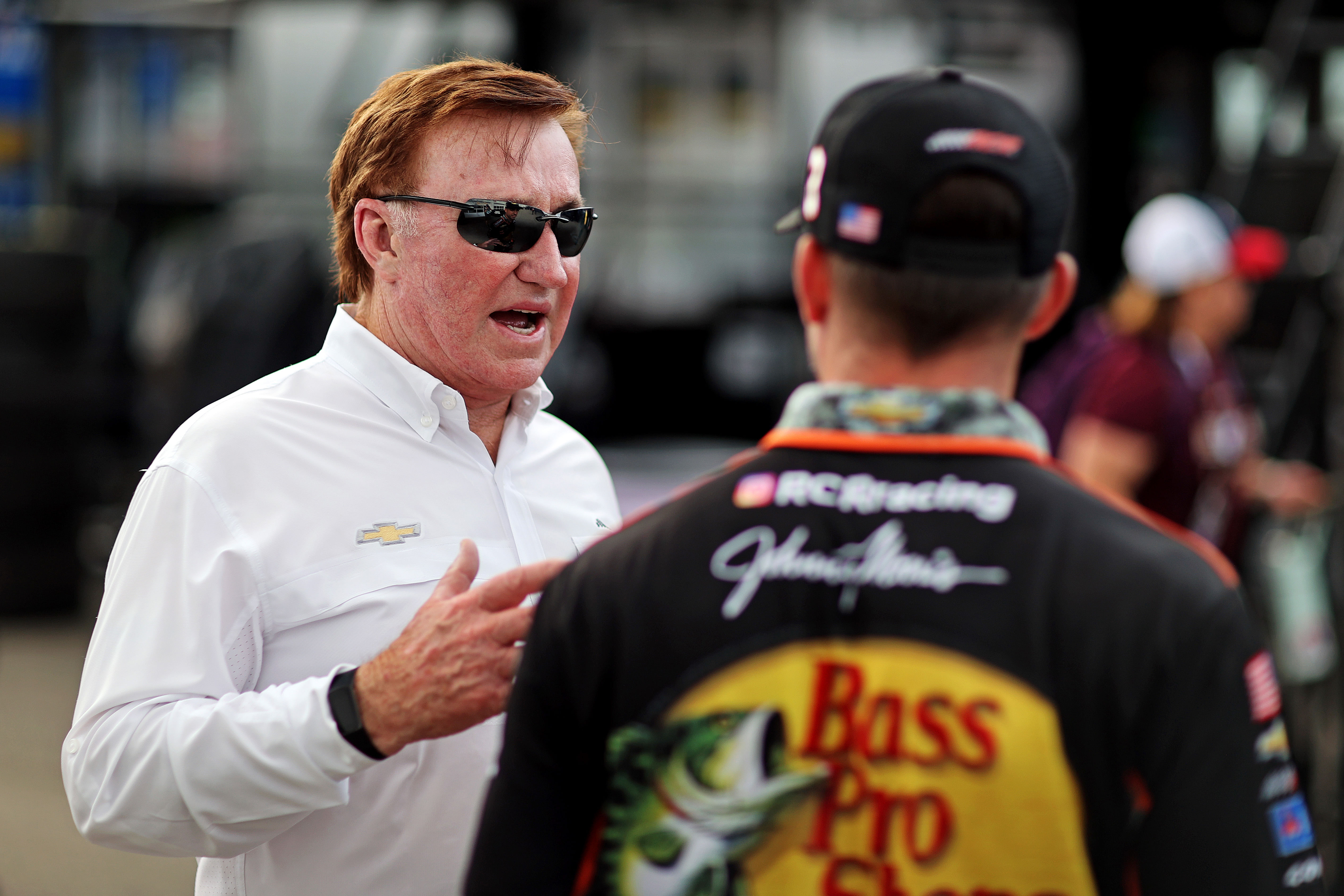 NASCAR team owner Richard Childress talks with a team member of Cuo series team, Richard Childress Racing - Source: Imagn Images