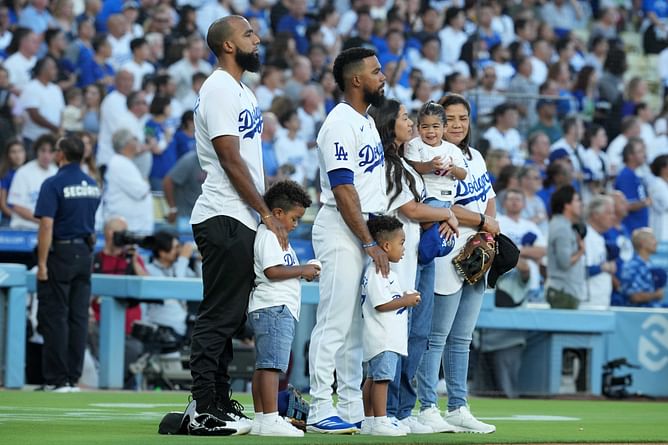 Teoscar Hernandez's family coordinate outfits for Christmas; Chris Taylor, Alex Vesia, Bobby Miller, and Lourdes Gurriel Jr.'s partners send wishes