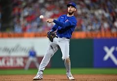 WATCH: Cody Bellinger's dad Clay goes viral for Yankees home run after son's trade from Cubs