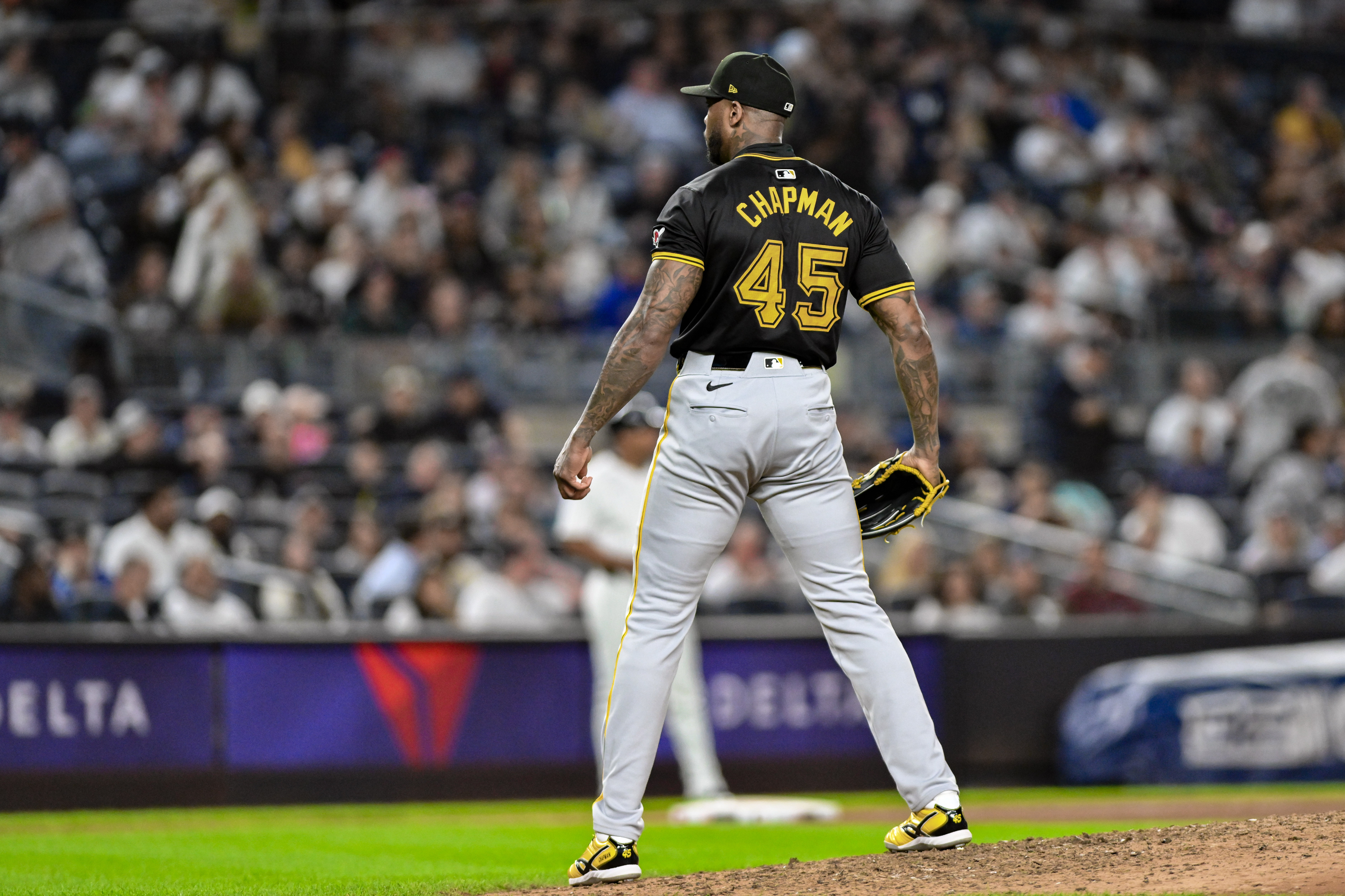 Aroldis Chapman signed with the Red Sox (Imagn)