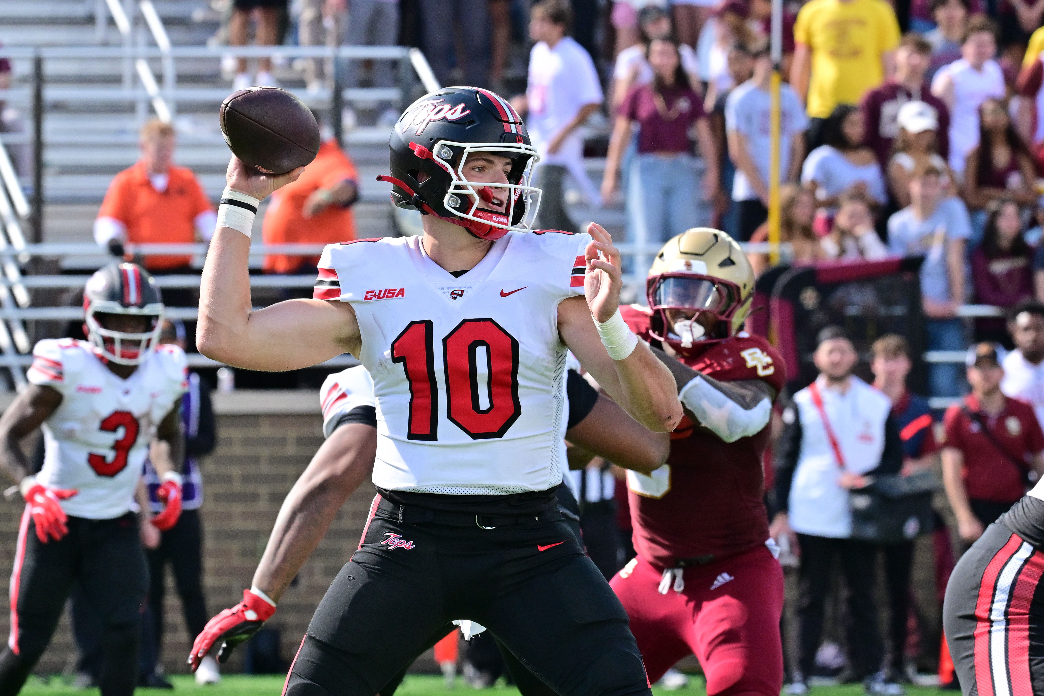 NCAA Football: Western Kentucky at Boston College - Source: Imagn