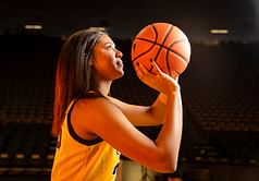 Iowa’s Jada Gyamfi drops 3-word reaction to NCAA volleyball champ HC Katie Schumacher-Cawley’s interview