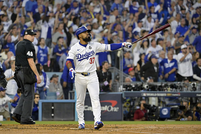 Teoscar Hernandez's three-word reaction captures excitement of 2x All-Star resigning $66,000,000 deal with L.A. Dodgers