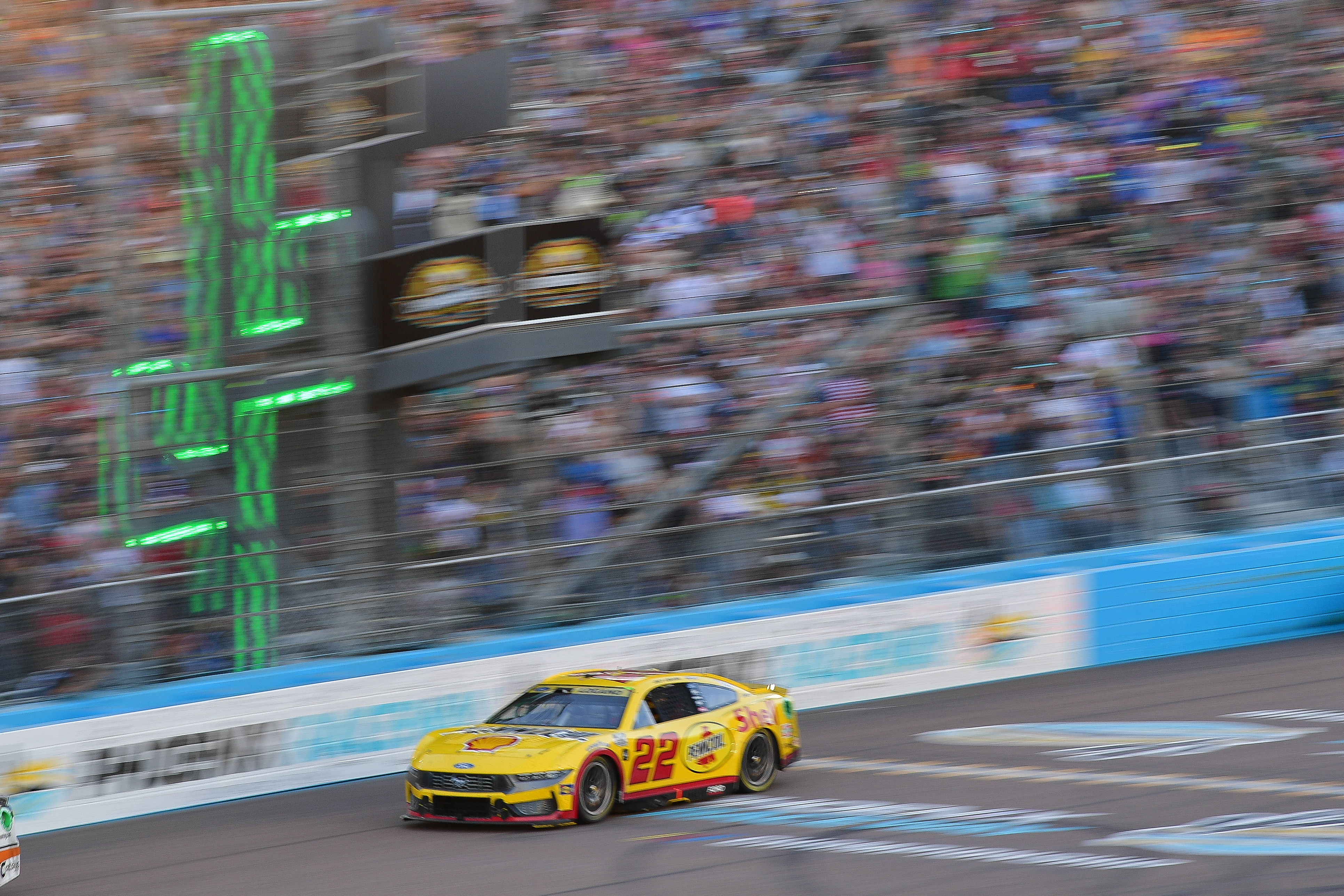 Joey Logano (22) won the 2024 NASCAR championship at Phoenix Raceway - Source: Imagn