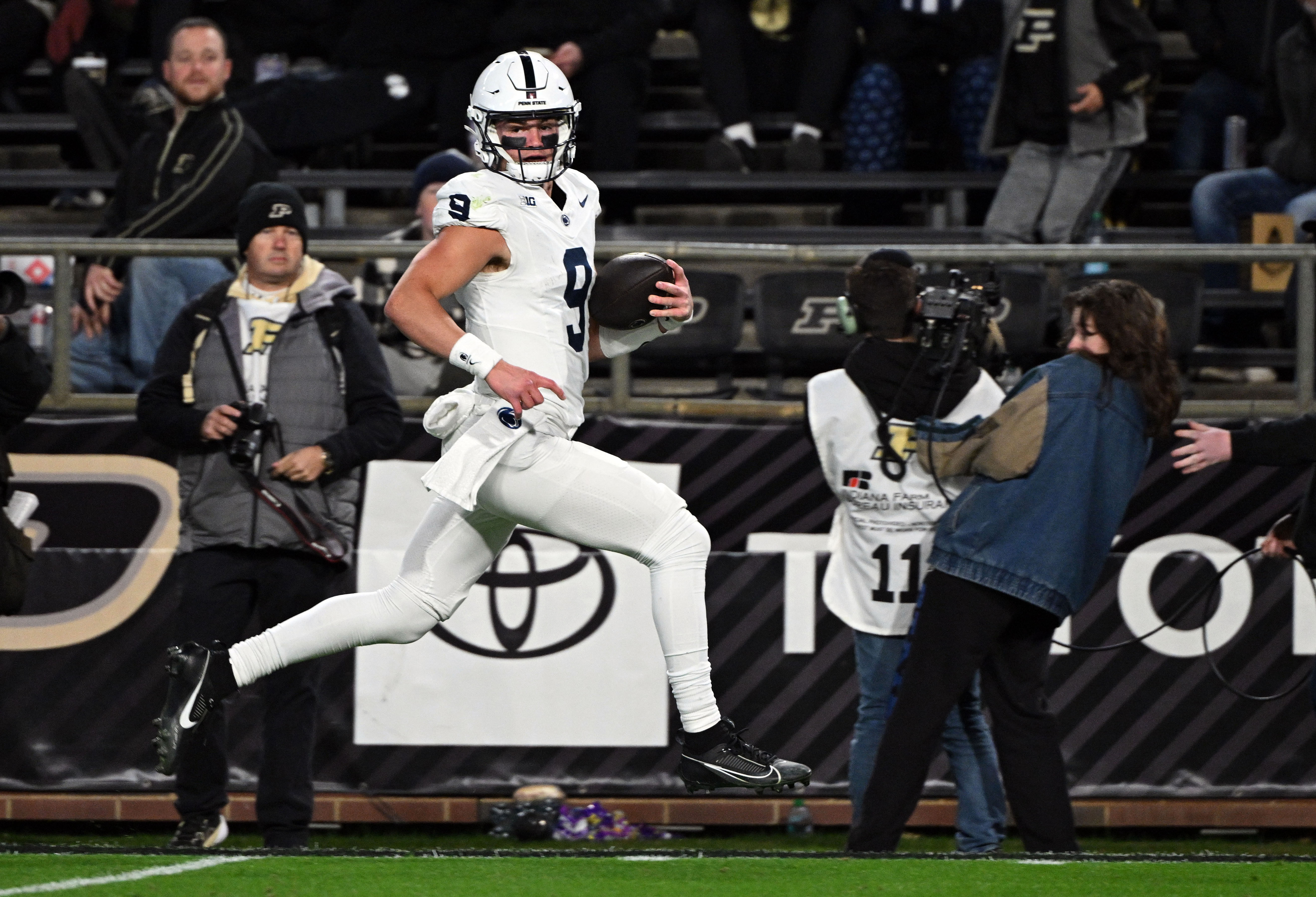 Quarterback Beau Pribula (9) during an NCAA Football for Penn State Nittany Lions. (Credits: IMAGN)