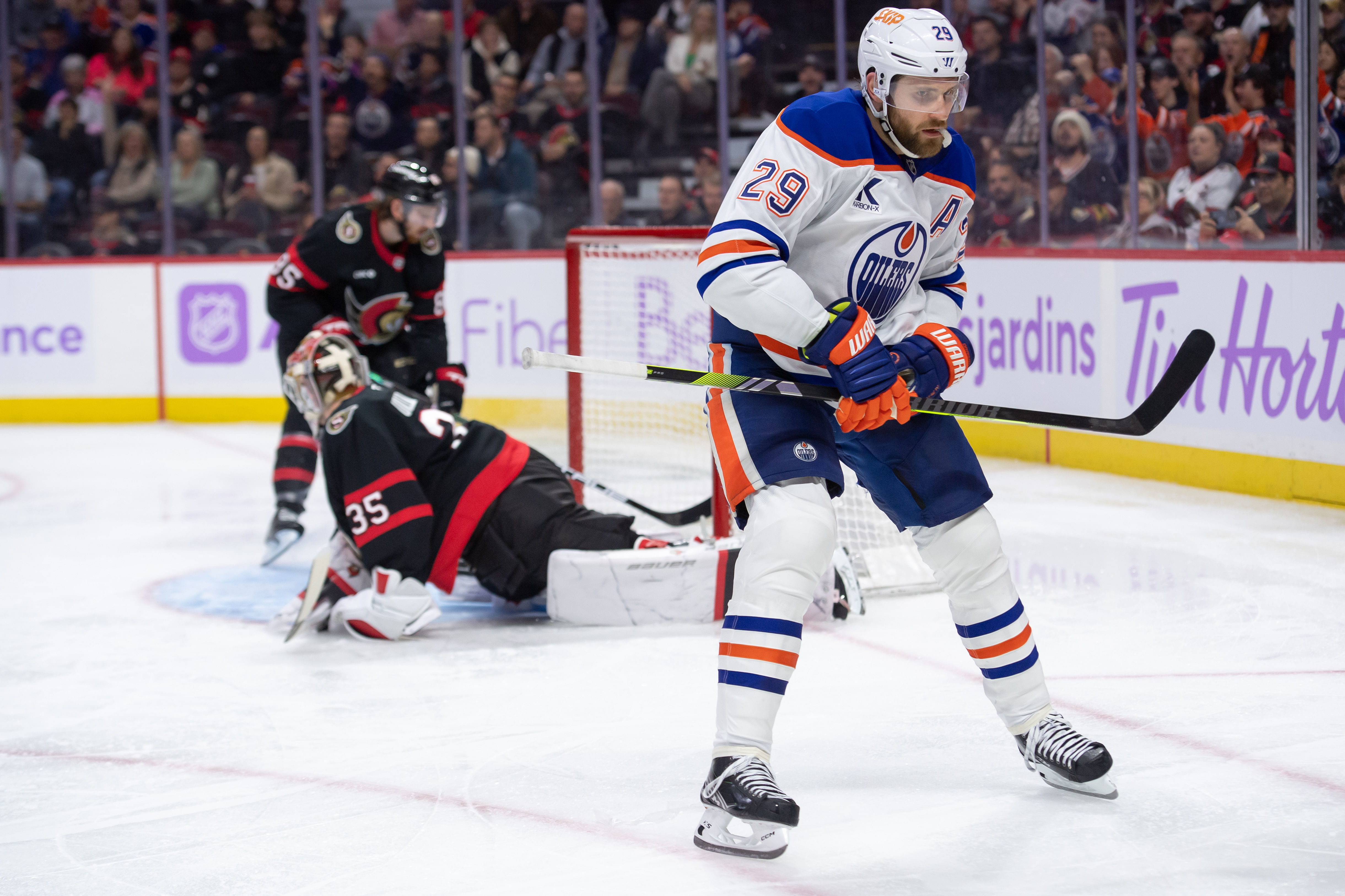 Edmonton Oilers right wing Connor Brown (28) scores against Ottawa Senators goalie Linus Ullmark in the recent Oilers vs. Senators game. (Credits: IMAGN)