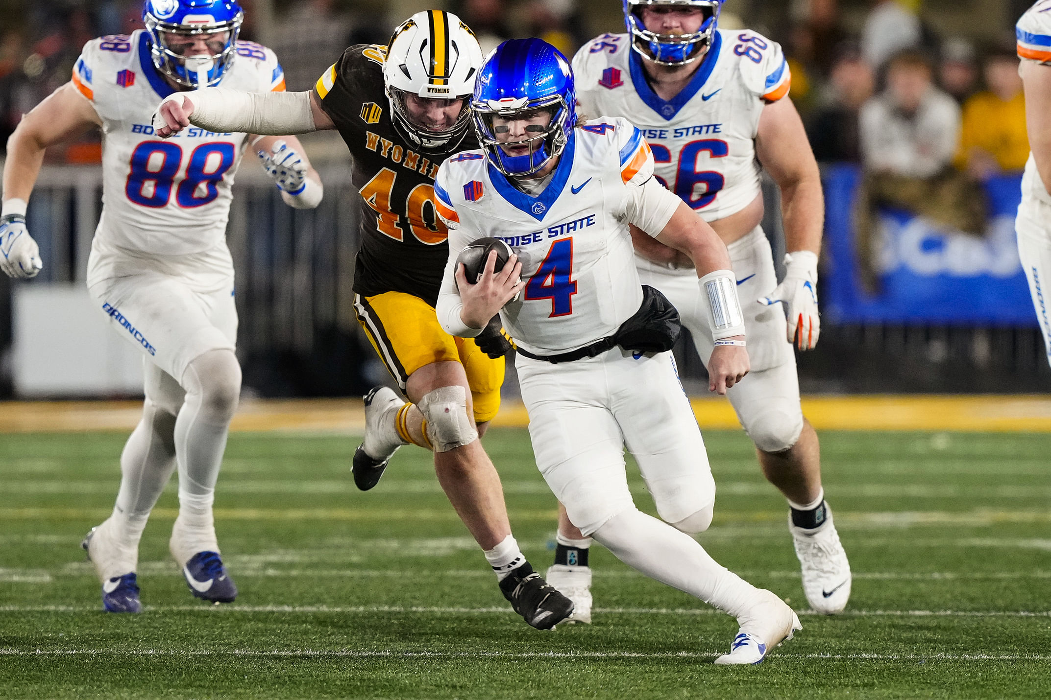 Maddux Madsen and the Boise State offense have a tough test against Penn State. - Source: Imagn