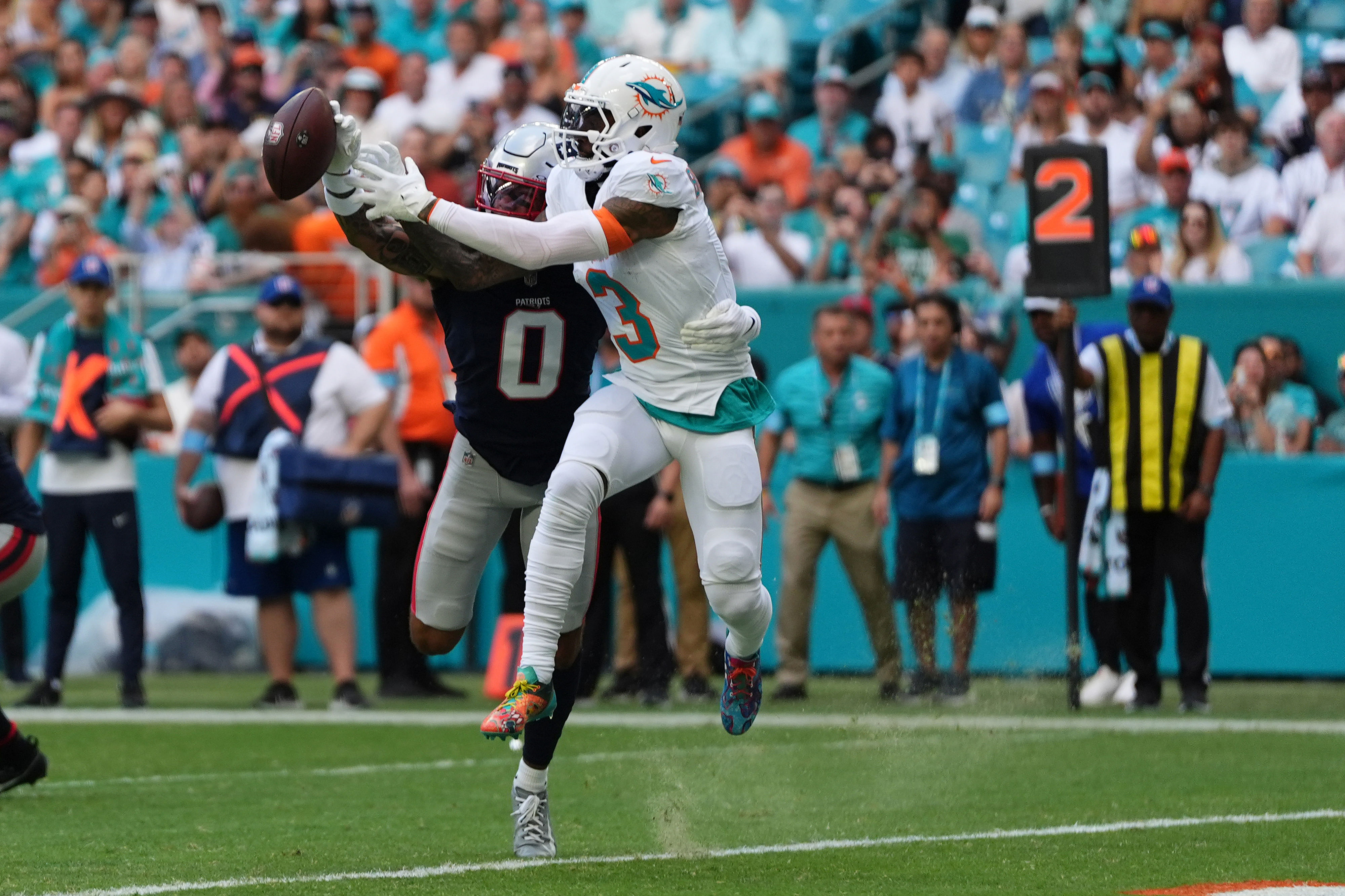 NFL: New England Patriots at Miami Dolphins - Source: Imagn