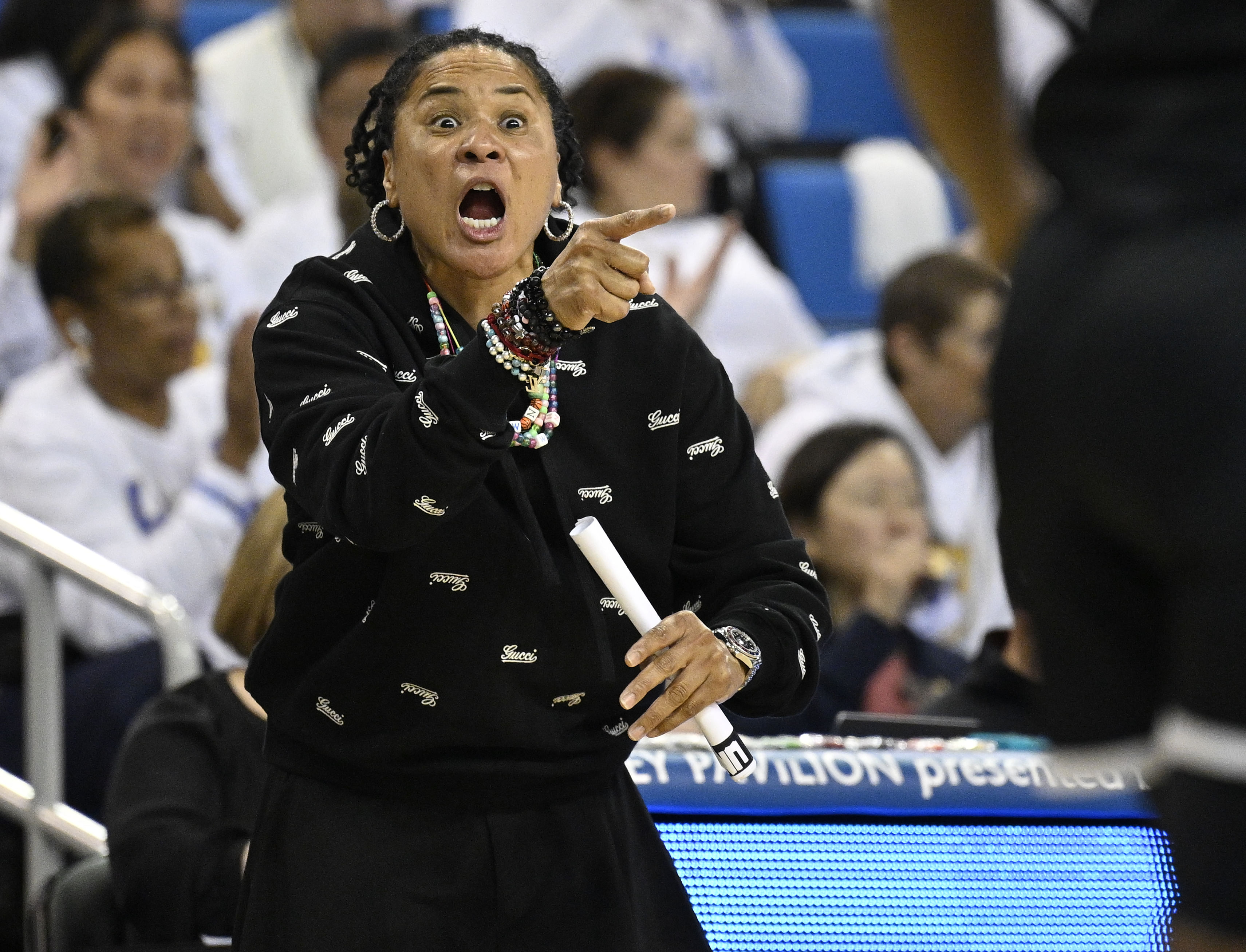 Dawn Staley shouting instructions from the sideline as UCLA ends South Carolina&#039;s 43 game win streak. {NCAA Womens Basketball: South Carolina at UCLA - Source: Imagn}