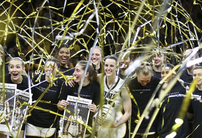 "Face of the league for a reason": College hoops fans react to Caitlin Clark's Top 5 college career moments