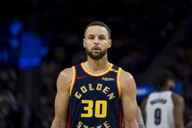 "Hard for anybody to try to get a rhythm" - Steph Curry advocates for more streamlined Warriors rotation after 4-game losing streak