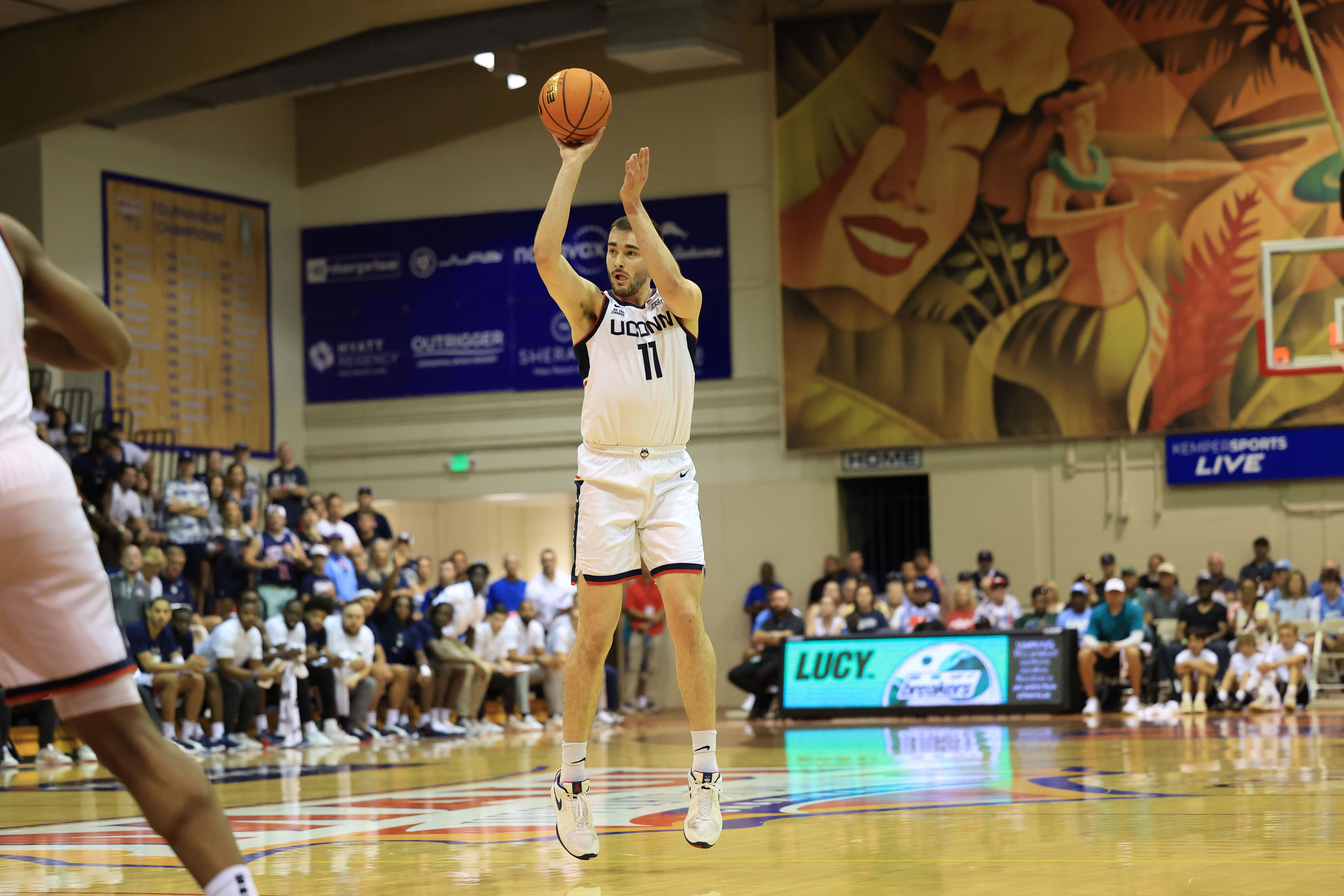 NCAA Basketball: Maui Invitational-Memphis at Connecticut - Source: Imagn