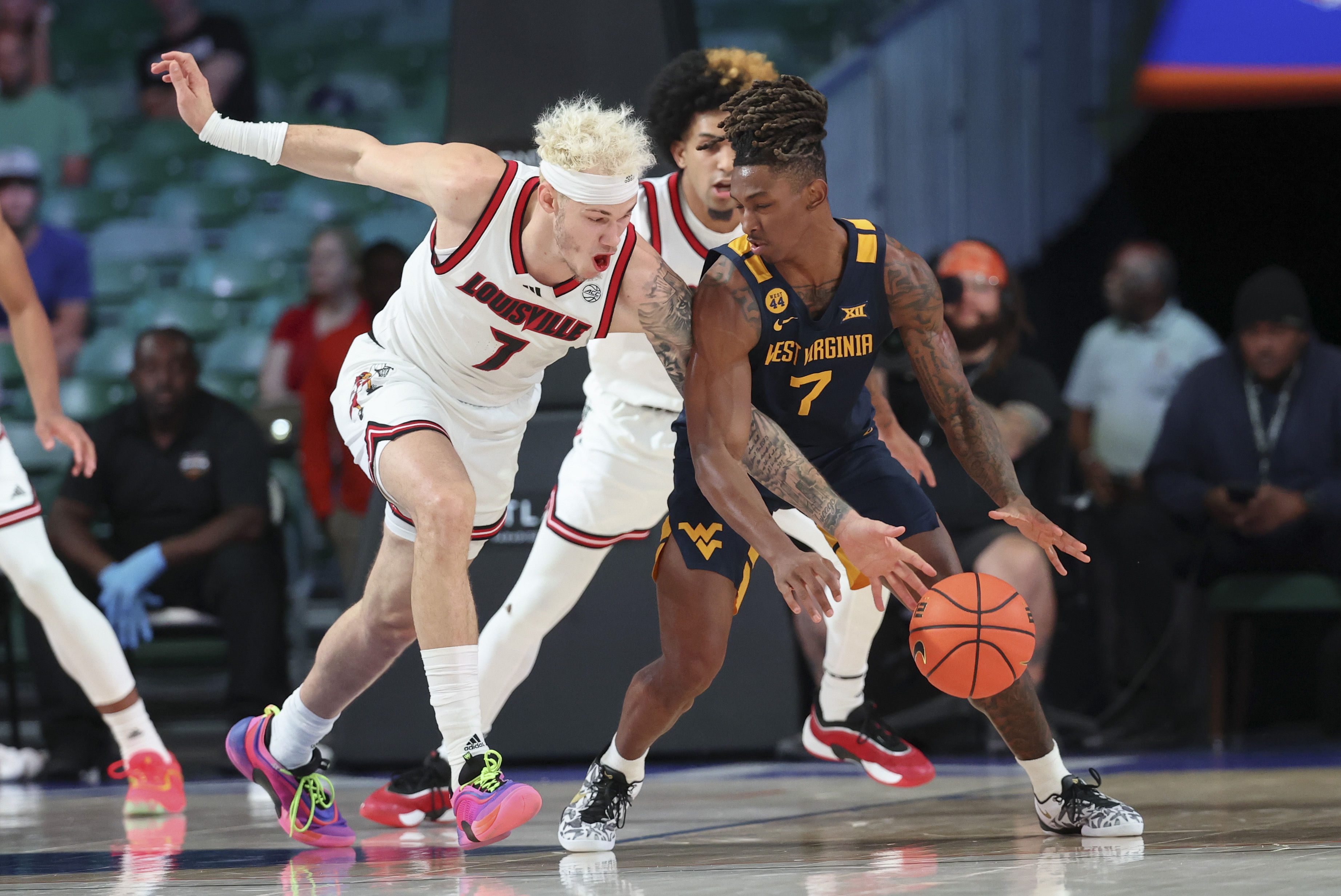 NCAA Basketball: Battle 4 Atlantis-Louisville vs West Virginia - Source: Imagn