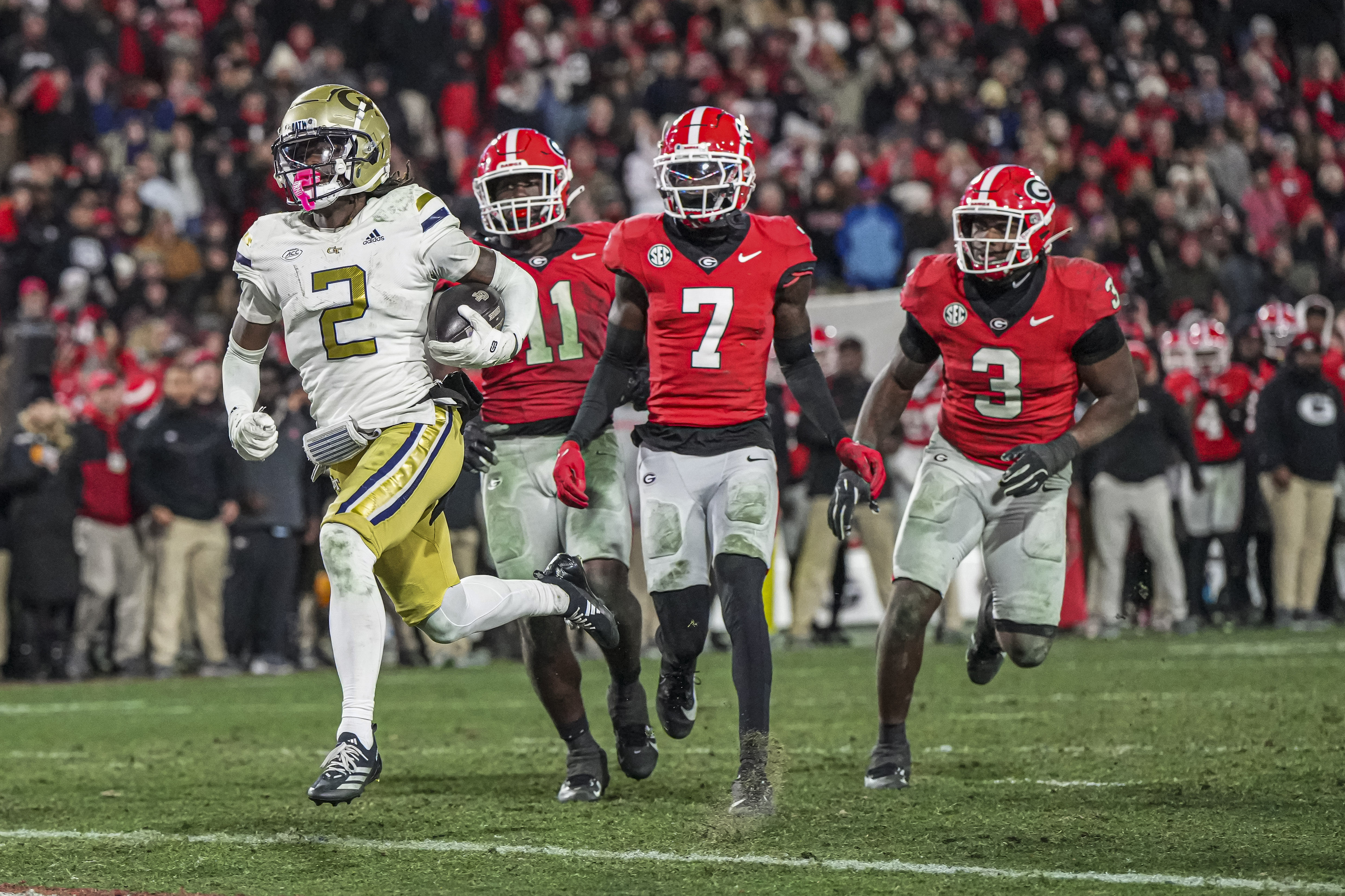 Eric Singleton Jr. might go from playing against the Bulldogs to playing for them. (Photo Credit: IMAGN)