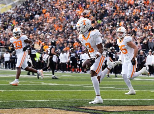 Tennessee's Jermod McCoy will key an improved Volunteer defense against Ohio State. (Photo Credit: IMAGN)