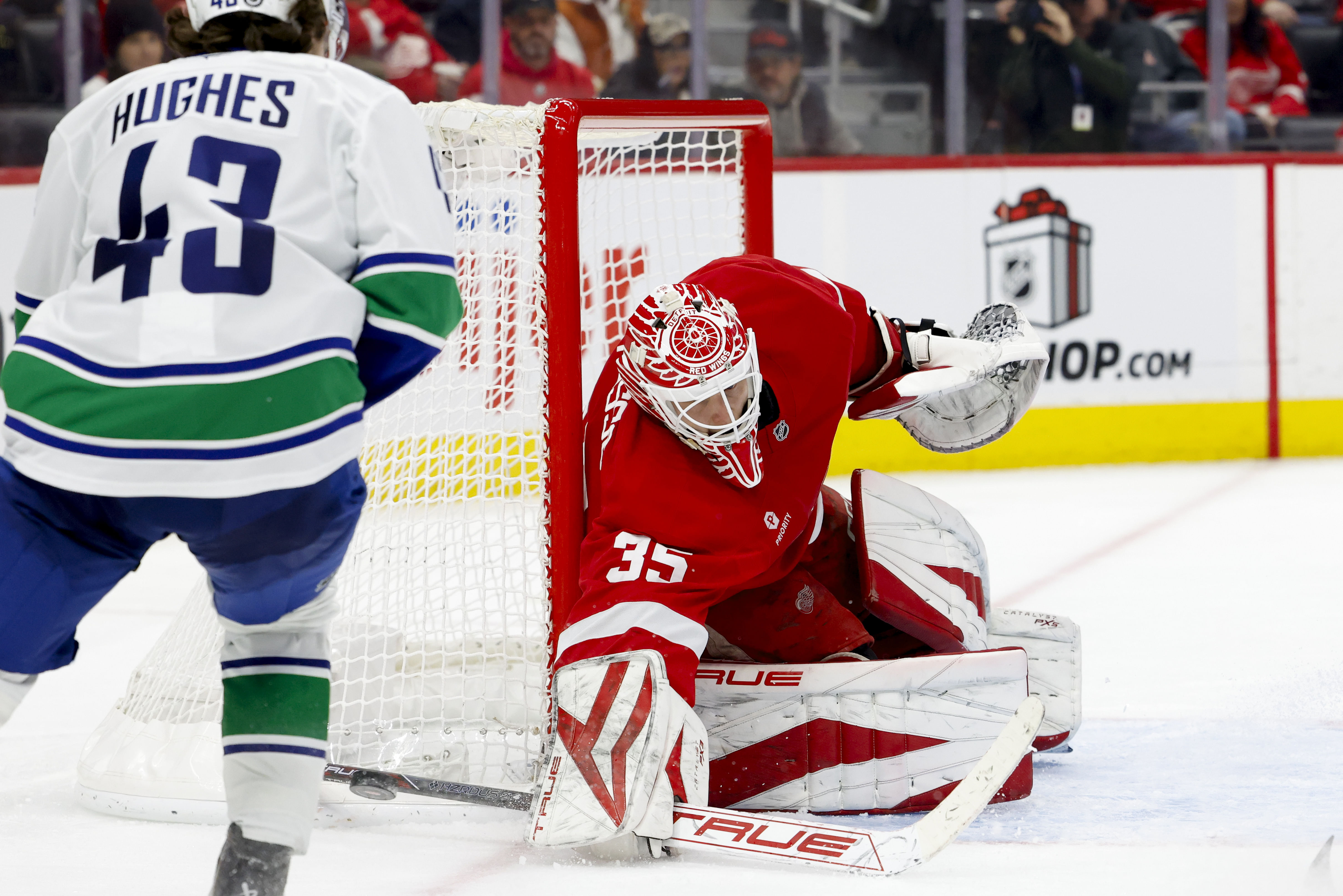 NHL: Vancouver Canucks at Detroit Red Wings - Source: Imagn