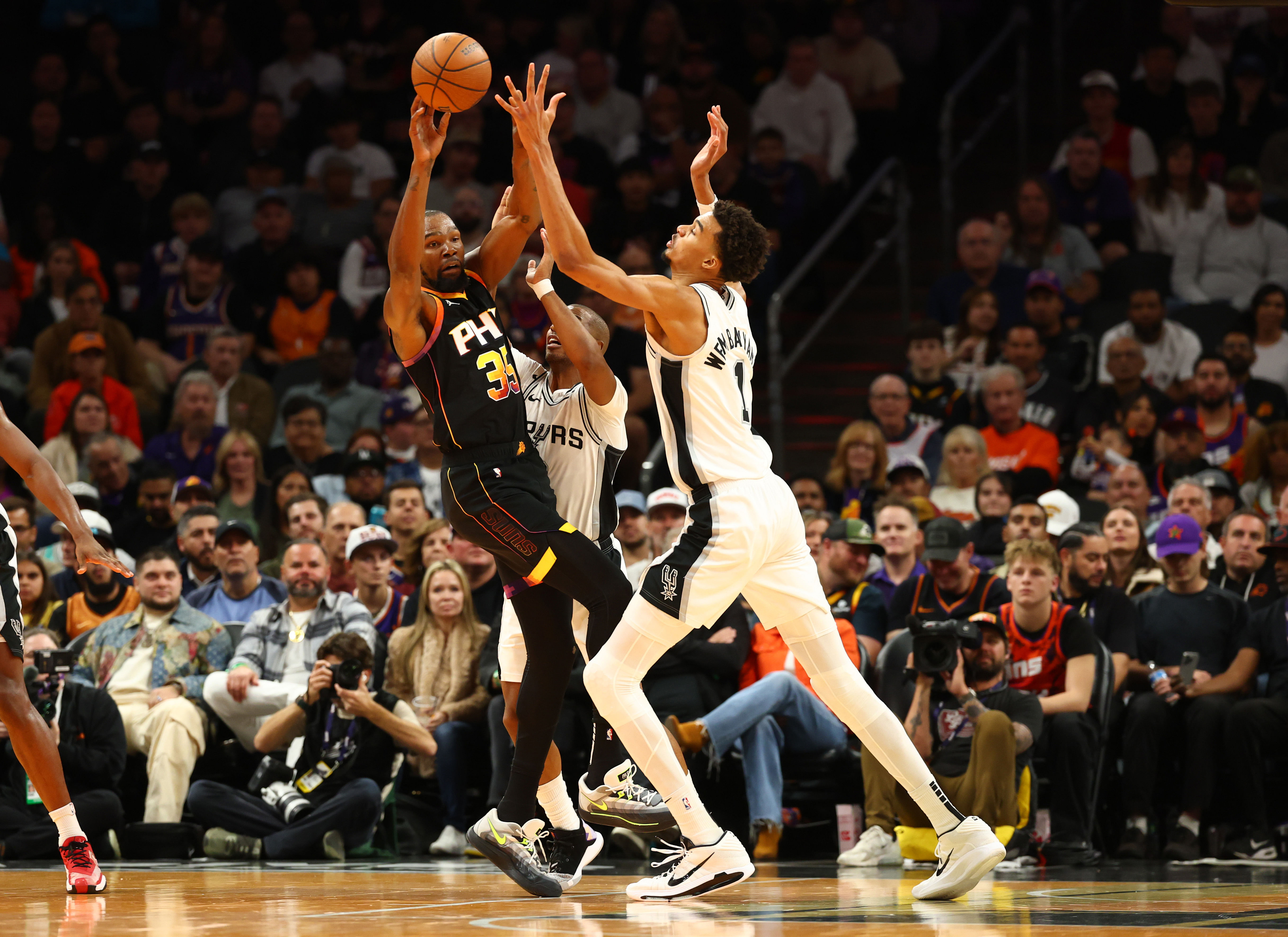 NBA: San Antonio Spurs at Phoenix Suns - Source: Imagn