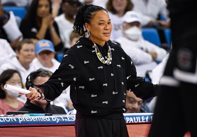 When Dawn Staley advocated for Aaliyah Boston to win NPOTY, while praising Caitlin Clark: “Narratives have been created for her, she deserves it”