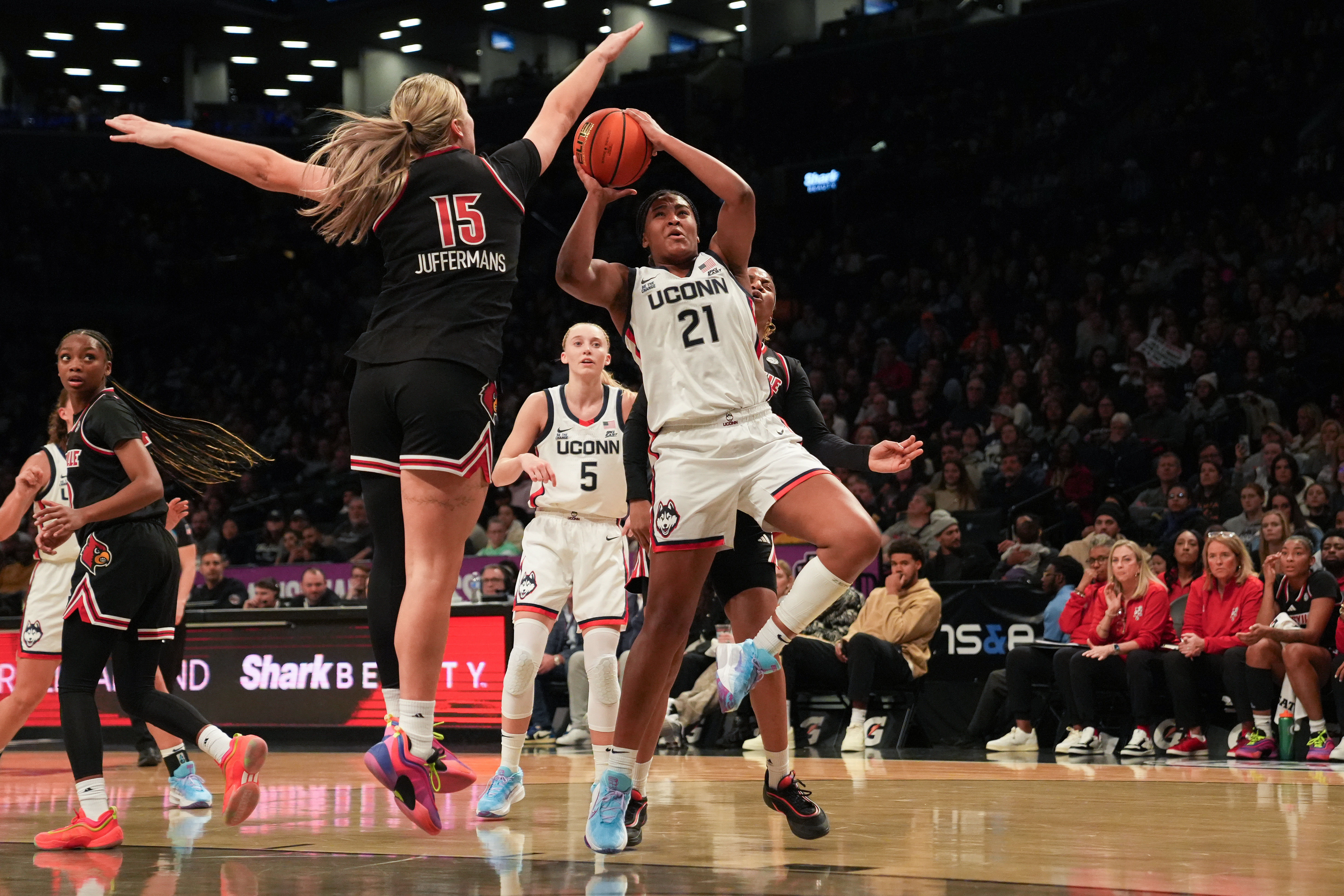 Sarah Strong going for a contested layup. Source: Lucas Boland, Imagn