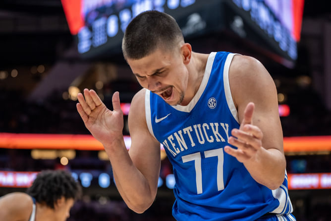 “He’s a warrior”, “What the NBA need”: College hoops fans extend support to Kentucky’s Kerr Kriisa after hustle despite broken foot
