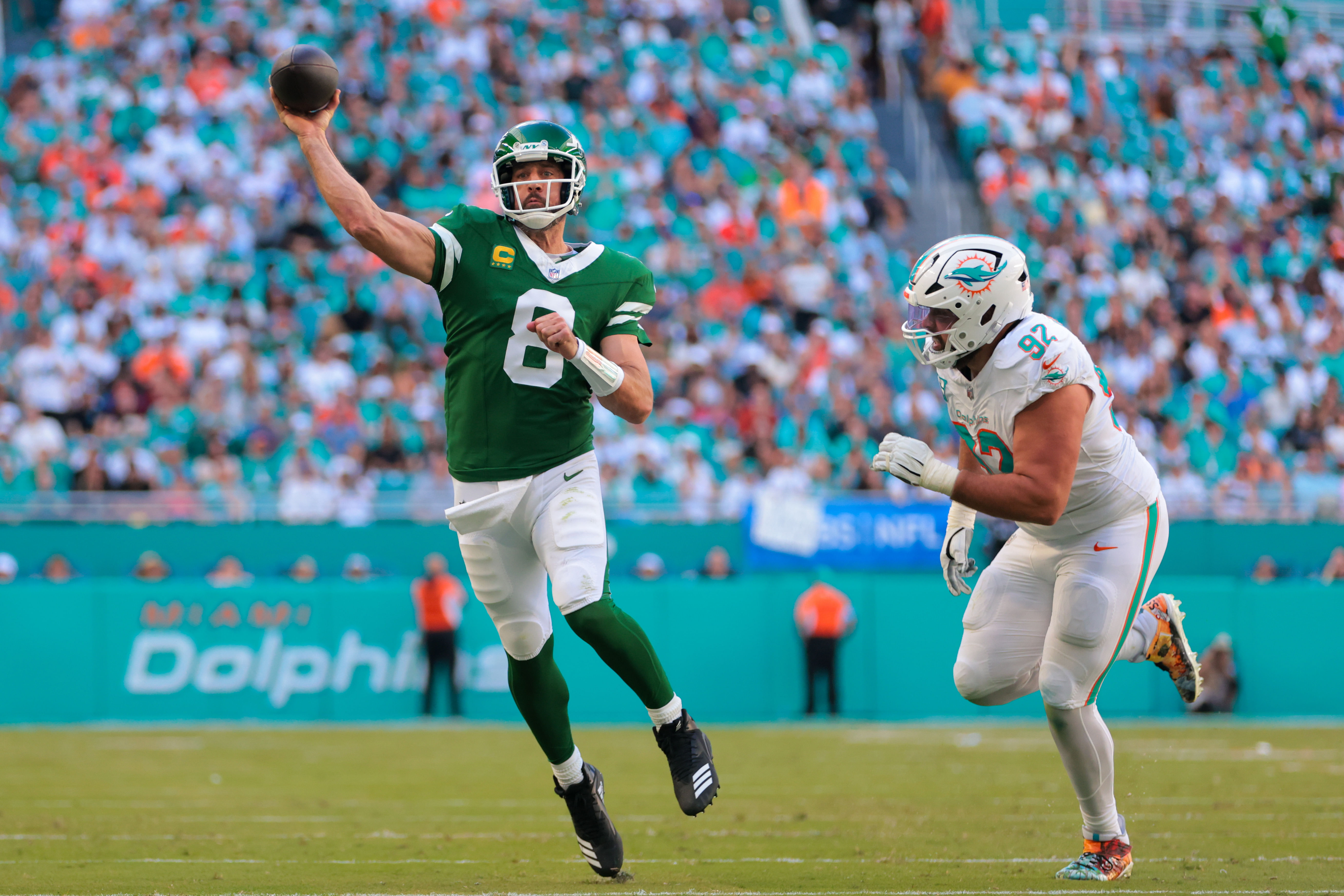 Aaron Rodgers in action for the New York Jets during an NFL game. (Credits: IMAGN)