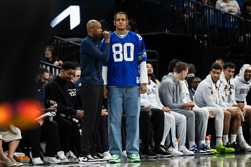 Orlando Magic head coach Jamahl Mosley and Orlando Magic forward Paolo Banchero talk at Kia Center. Photo Credit: Imagn