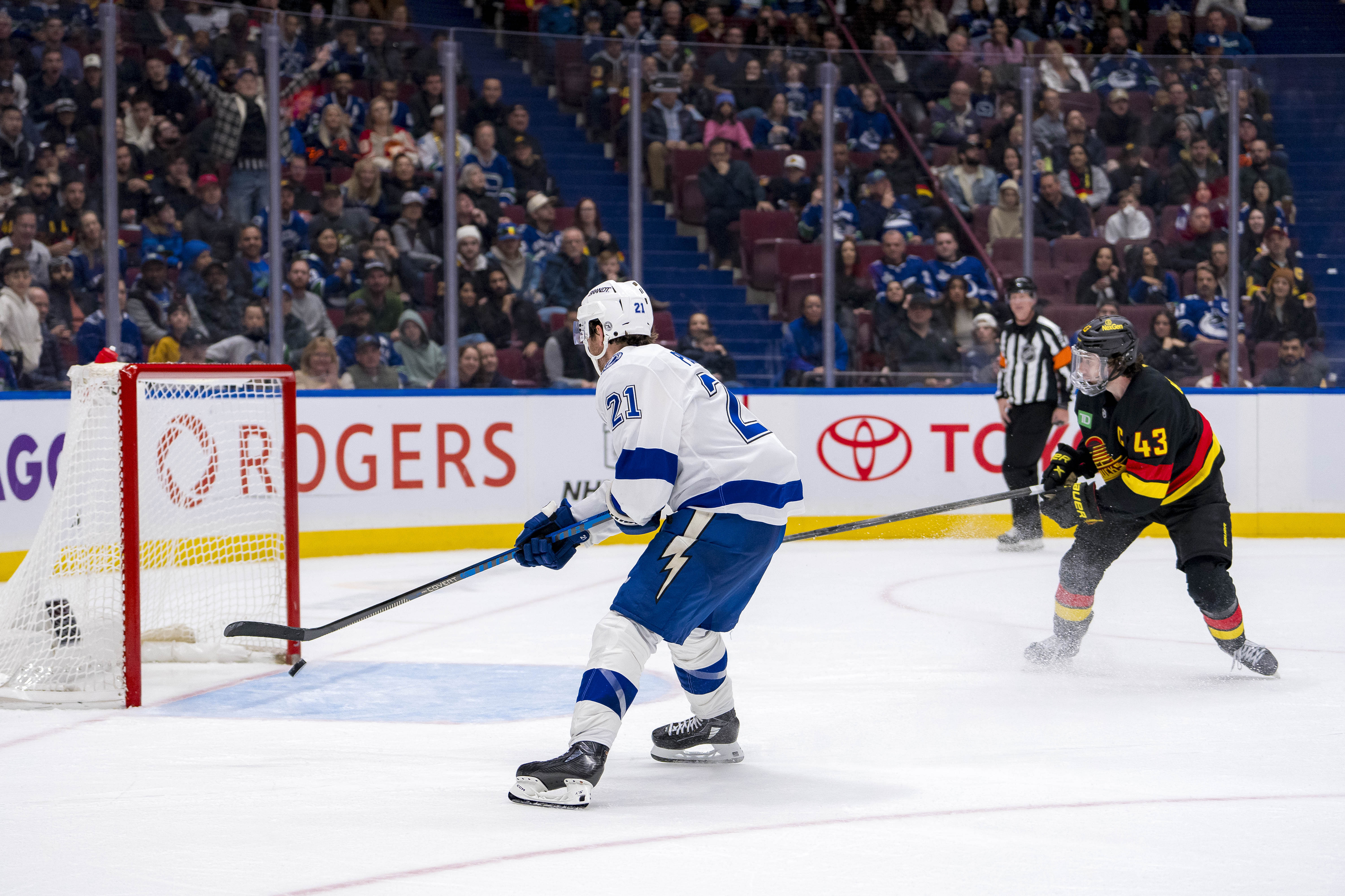 NHL: Tampa Bay Lightning at Vancouver Canucks - Source: Imagn