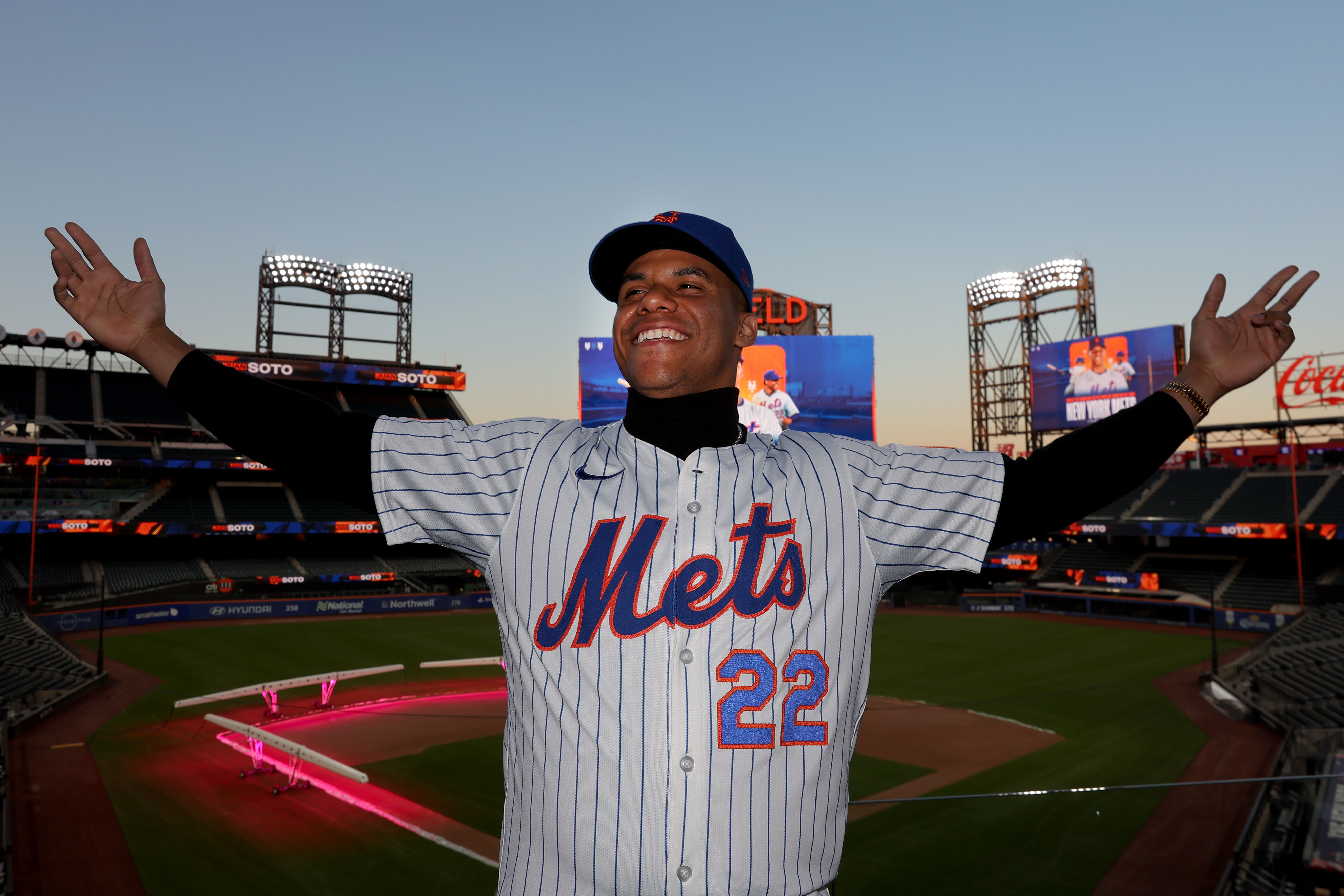 The Mets signed Juan Soto to the largest contract in North American sports history (Image Source: Imagn)