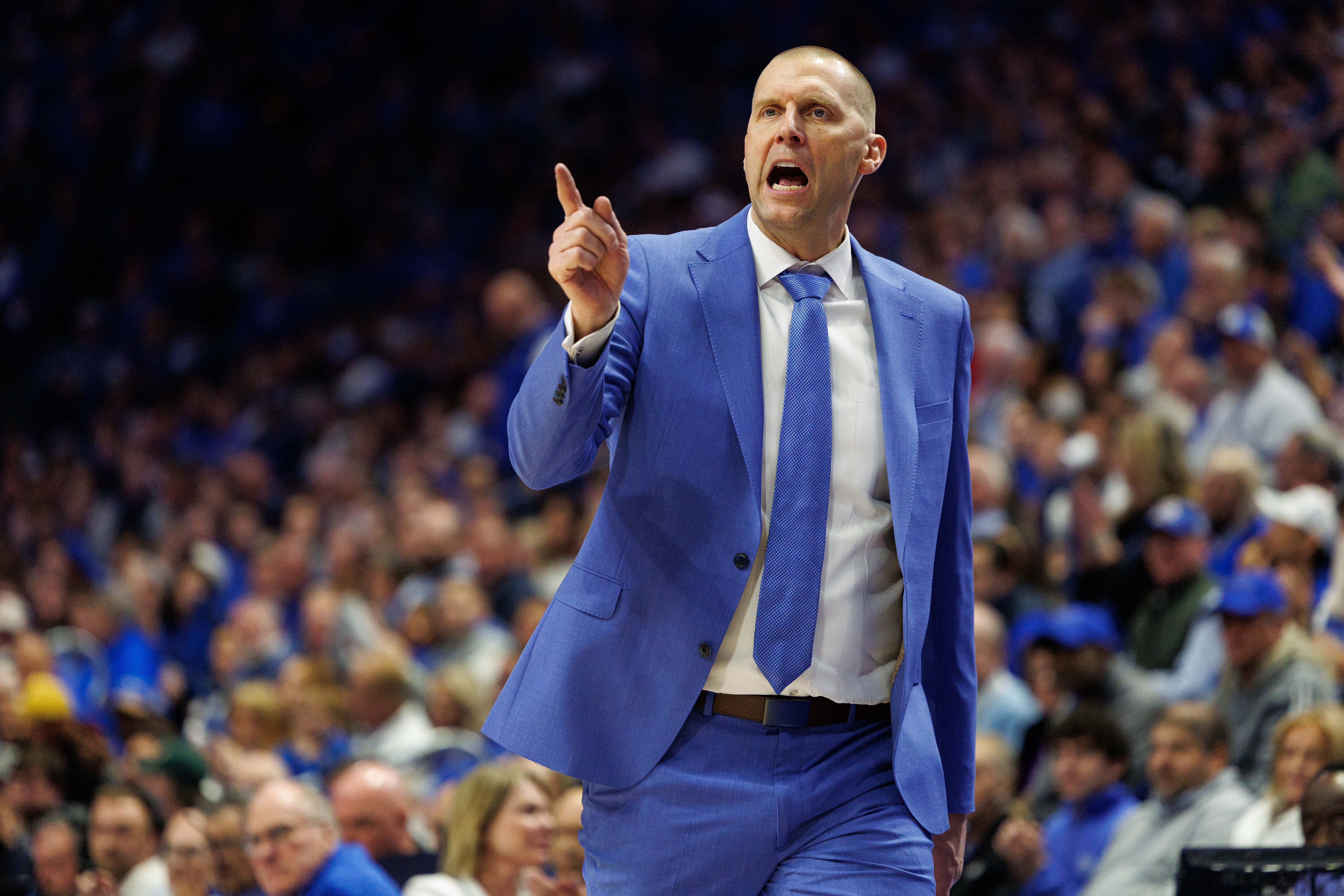 Kentucky Wildcats head coach Mark Pope talks to his players during the second half of their NCAA game against the Louisville Cardinals at Rupp Arena at Central Bank Center. Photo: Imagn