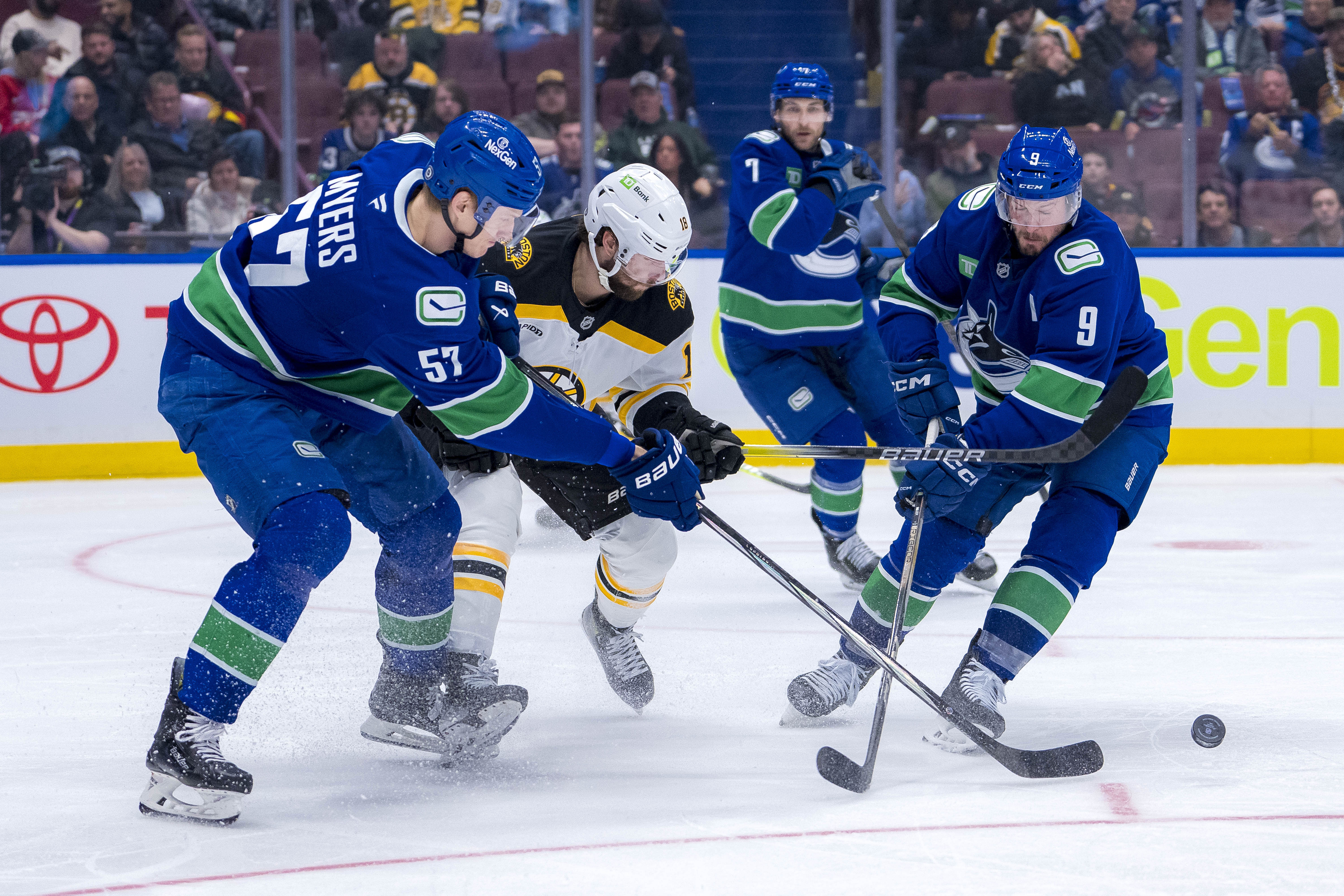 The Vancouver Canucks are favored (Imagn)