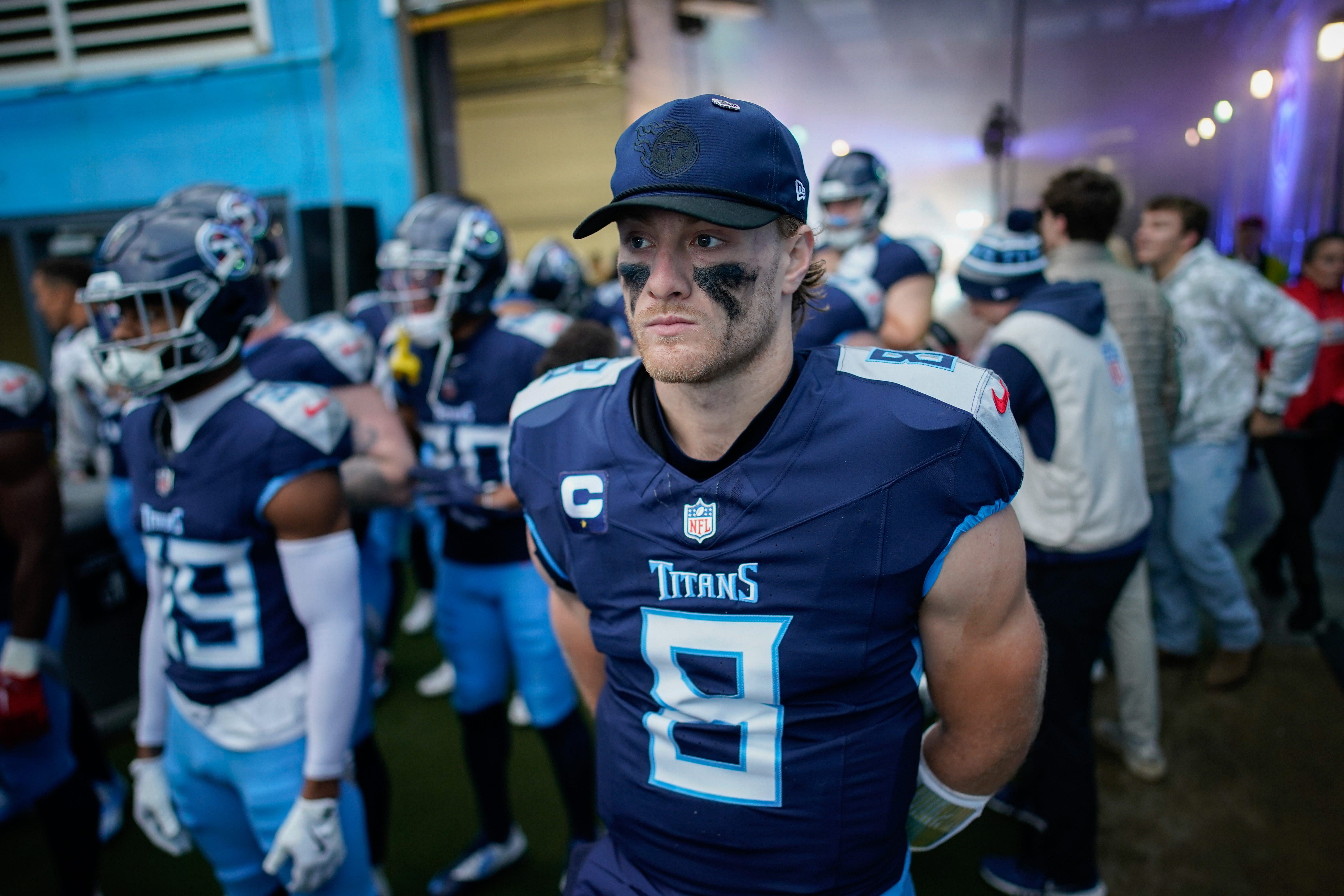 Tennessee Titans quarterback Will Levis (8) waits to enter the field before the Titans play the Bengals. (Credits: IMAGN)