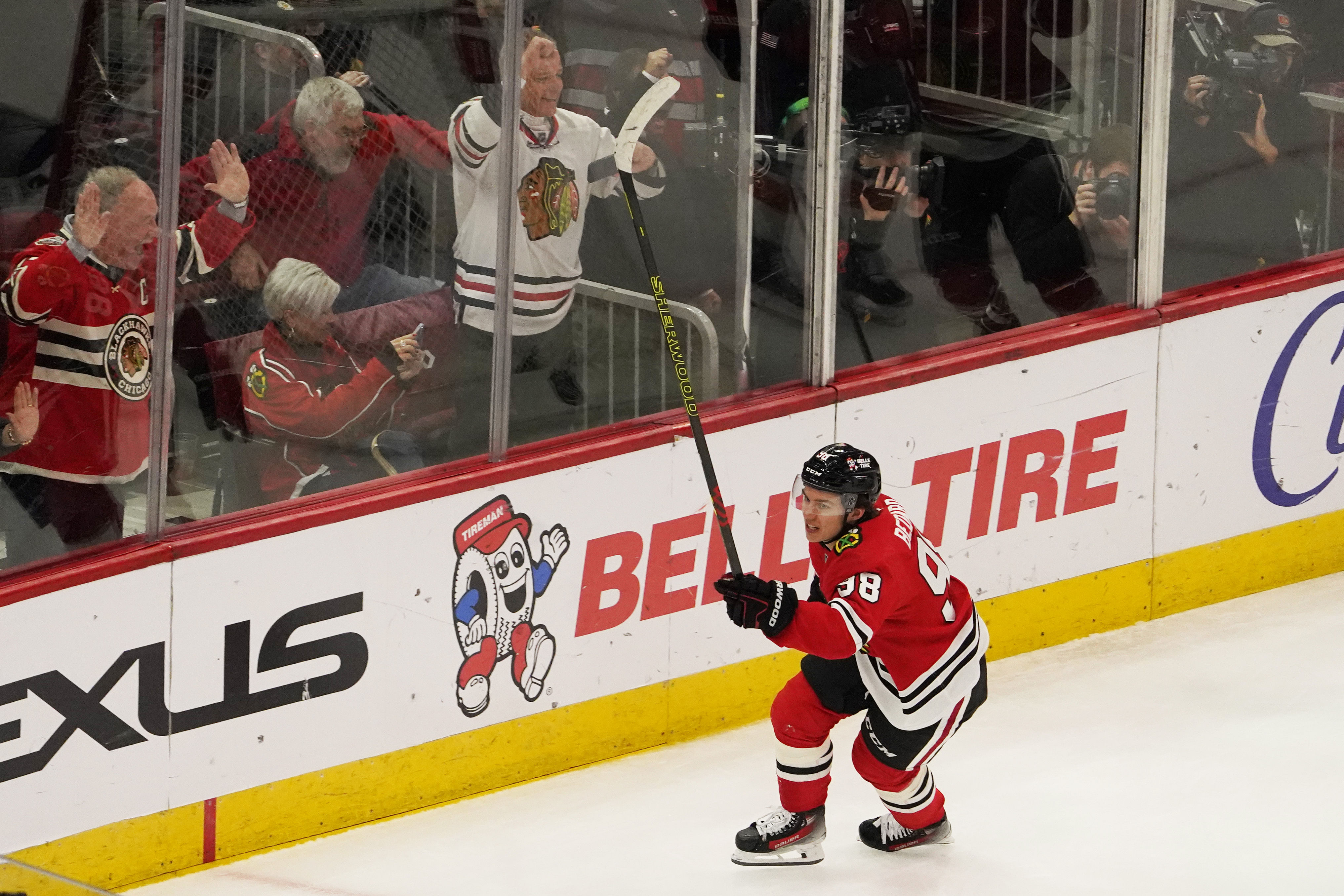 NHL: New York Islanders at Chicago Blackhawks - Source: Imagn