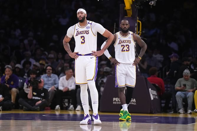 "He's dealing with some stuff": Anthony Davis sounds alarm bells for Lakers fans with latest comment on LeBron James
