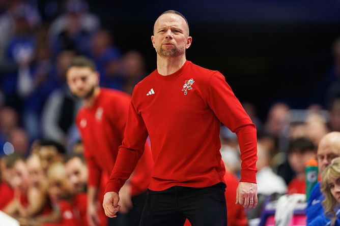 Louisville coach Pat Kelsey admits seeing Kentucky star Lamont Butler in his "nightmares" post loss against state rival