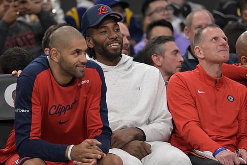 Los Angeles Clippers forward Nicolas Batum (33), forward Kawhi Leonard (2) and assistant coach Jay Larranaga on the bench in the second half against the Utah Jazz at Intuit Dome. Mandatory Credit: Jayne Kamin-Oncea-Imagn Images