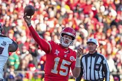 Patrick Mahomes or Russell Wilson Week 17 Start 'Em, Sit 'Em: Fantasy football projections for QBs