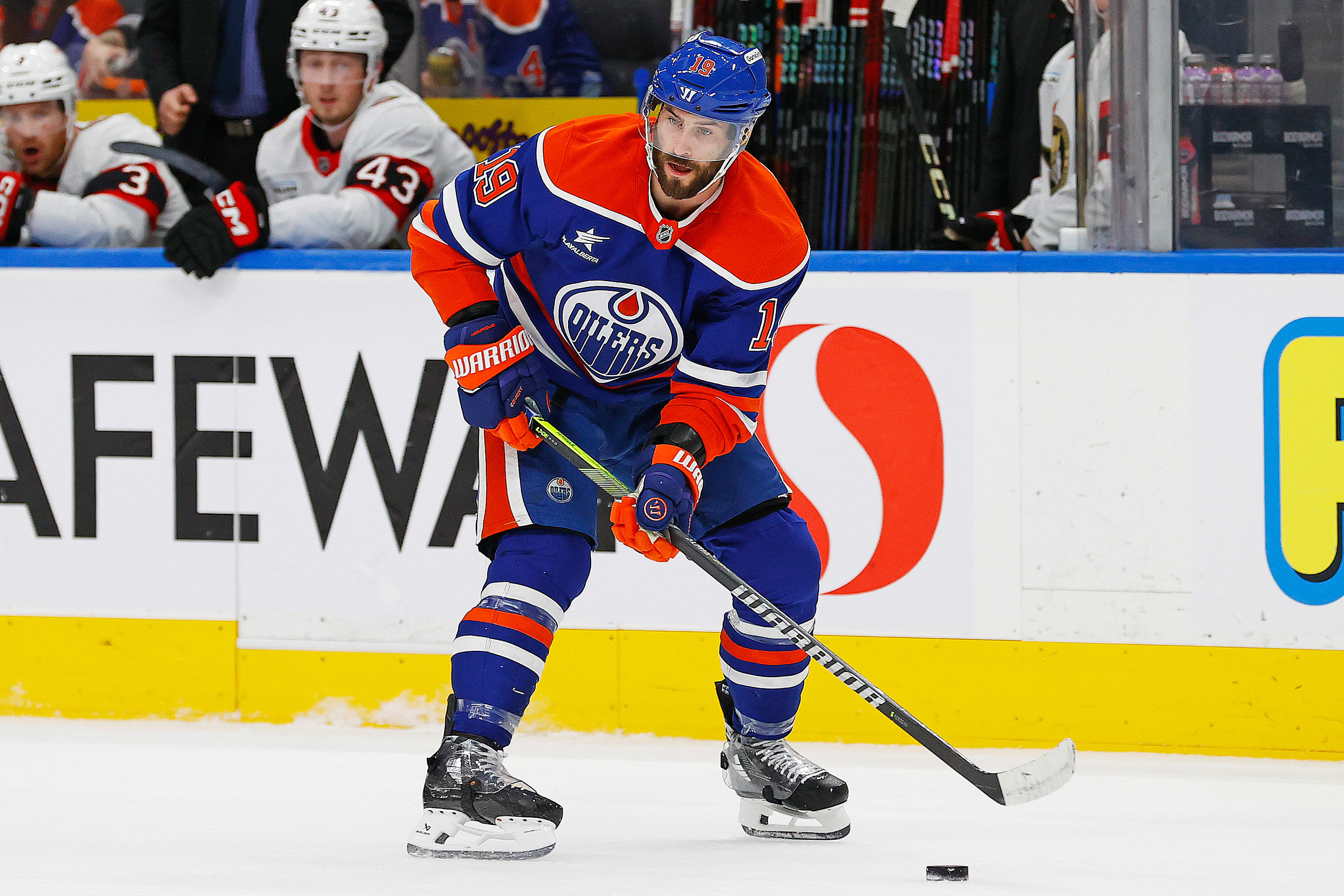 Edmonton Oilers&#039;s Adam Henrique (19) in action during an NHL game. (Credits: IMAGN)