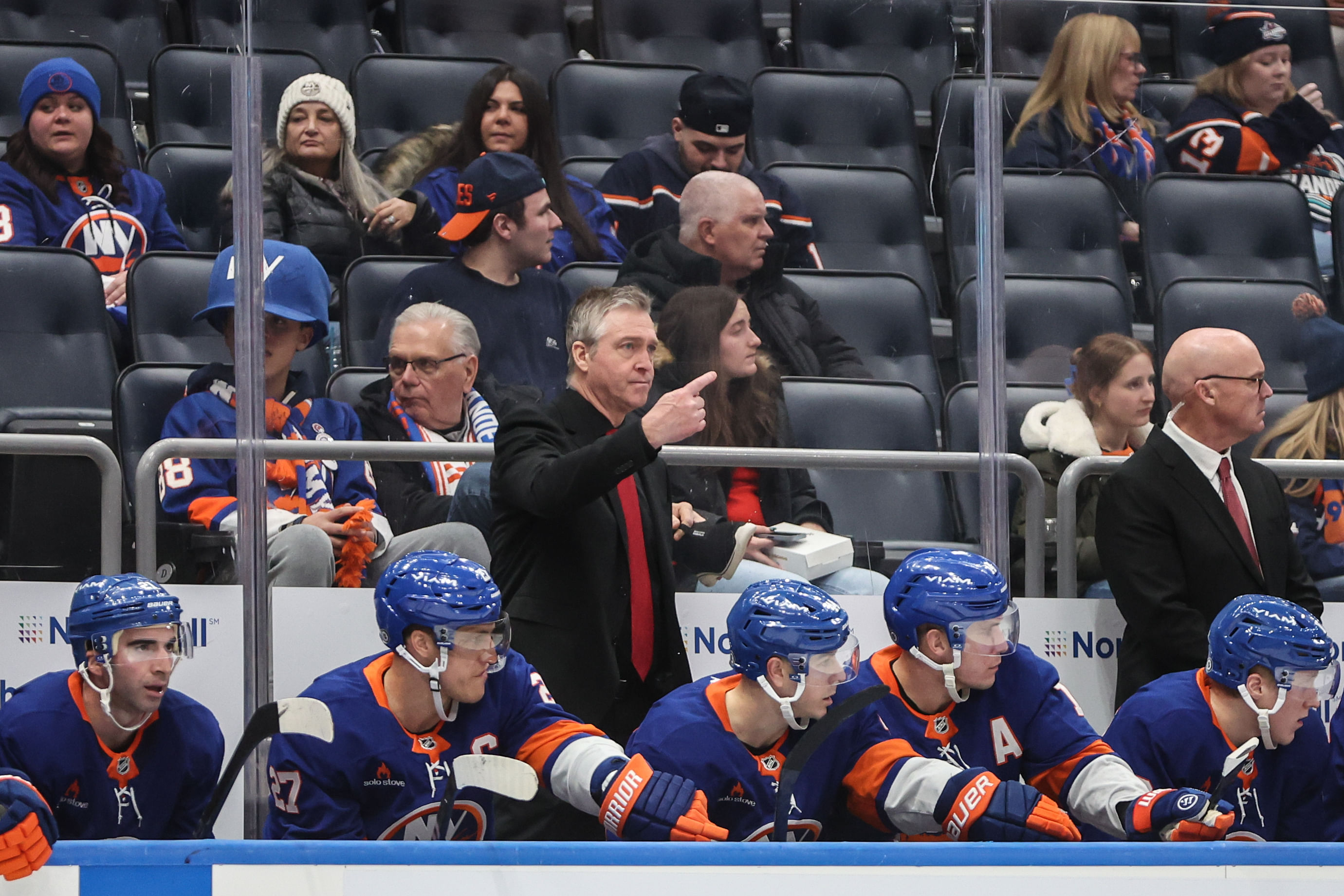 NHL: Buffalo Sabres at New York Islanders - Source: Imagn