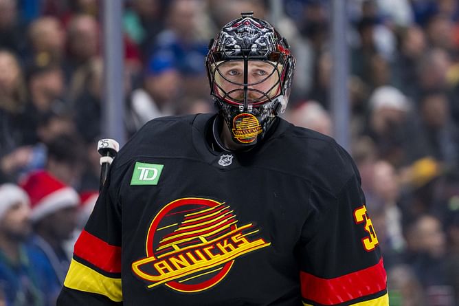 HC Rick Tocchet makes his feelings known about Thatcher Demko letting in 5 goals in Canucks' collapse against Kraken