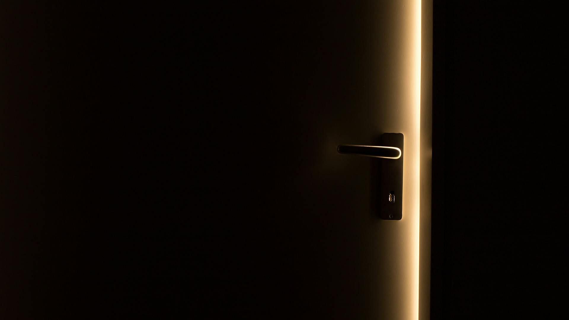 McDaniel sneaked inside Lauren Giddings&#039; house with a stolen masterkey (Image via Pexels)