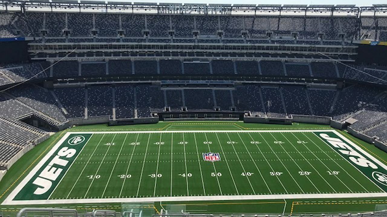 https://www.newyorkjets.com/photos/first-look-see-the-new-turf-and-jets-end-zones-at-metlife-stadium#832bd7eb-9565-4b61-af28-d3cc2d54d5f6