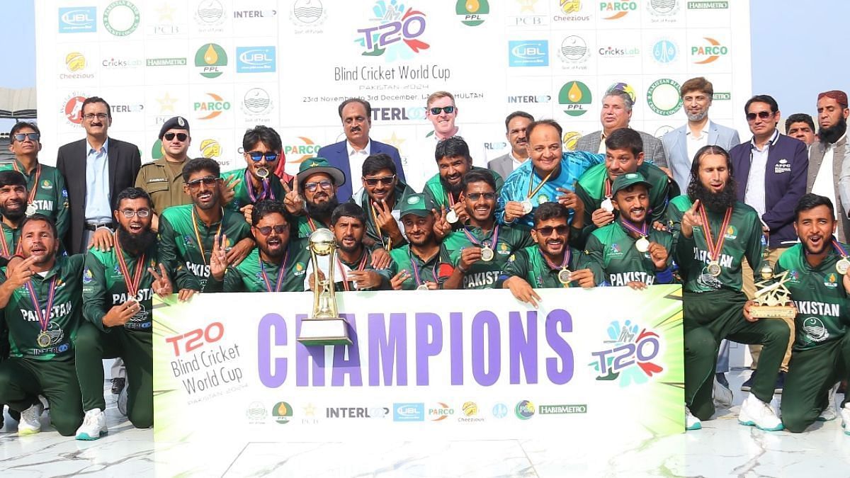 पाकिस्तान ब्लाइंड क्रिकेट टीम टी20 वर्ल्ड कप 2024 के खिताब के साथ (Photo Credit_X/@TheRealPCB)