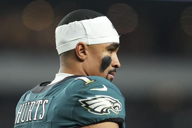“Jalen Hurts is benefitting from pretty privilege” – Ex-NFL CB takes hammer to $255,000,000 QB’s reputation