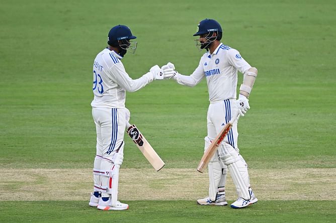 "This team is not going to accept defeat easily" - Sanjay Bangar lauds Akash Deep and Jasprit Bumrah for saving the follow-on in BGT 2024-25 3rd Test